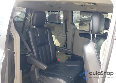 2013 Chrysler Town & Country Touring z USA, uszkodzony, nr VIN 2C4RC1BG1DR797420